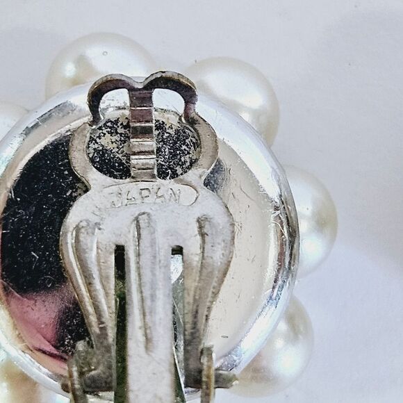 Lot Of Four Sets of Vintage Hand Beaded Japan Round Clip On Faux Pearl Earrings - Picture 14 of 16